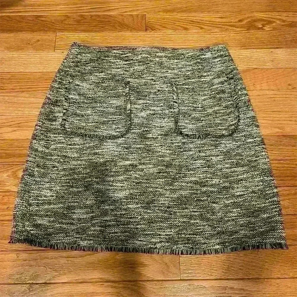 LOFT Women's Gray Tweed Knee Length Pencil Skirt Size ST Casual - Picture 1 of 6